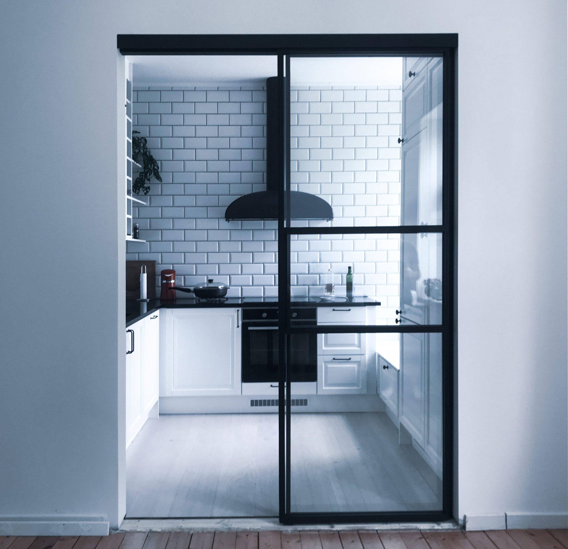 Picture of CONTEMPORARY SLIDING DOOR SOLUTION
